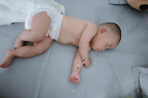 榆林宝宝积食发烧怎么处理